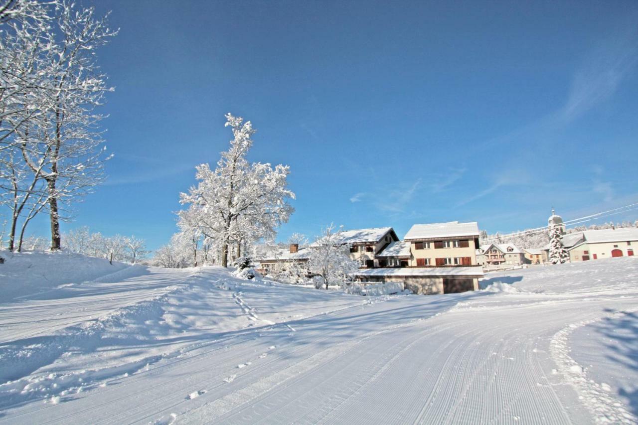 Village De Vacances Les Chevreuils Bellefontaine  Exterior foto